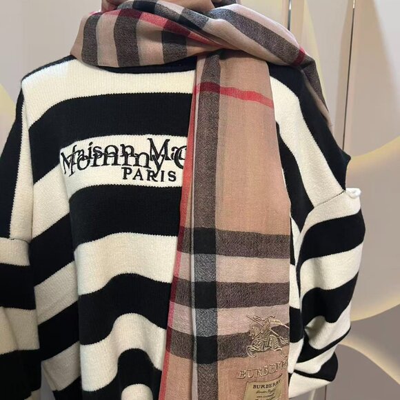 Burberry Check Wool-Silk Scarf - Picture 7 of 7